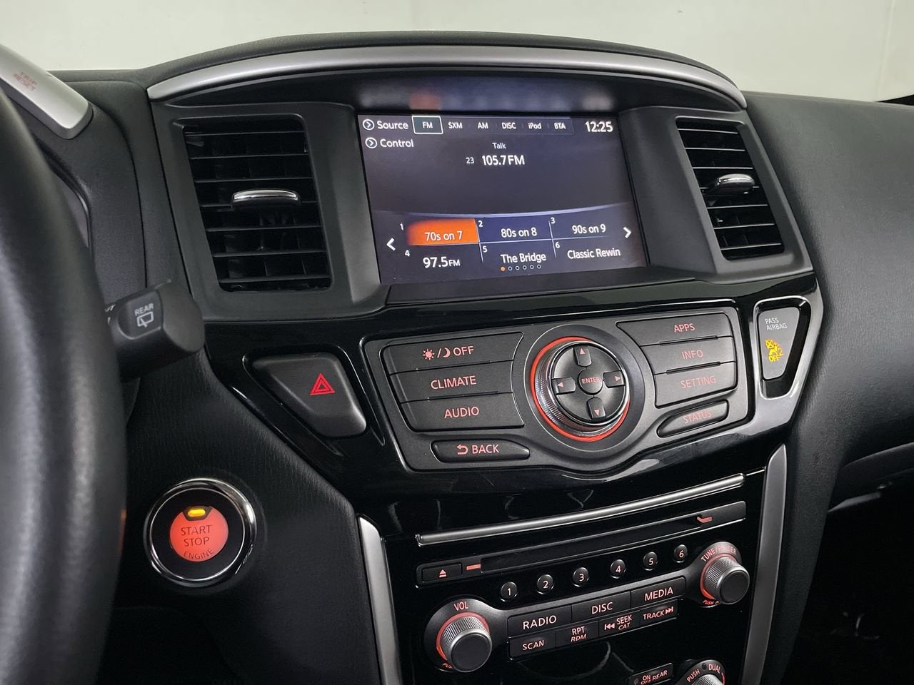 2018 Nissan Pathfinder SV