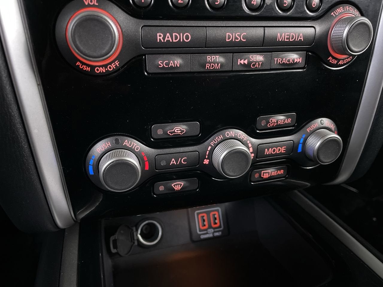 2018 Nissan Pathfinder SV