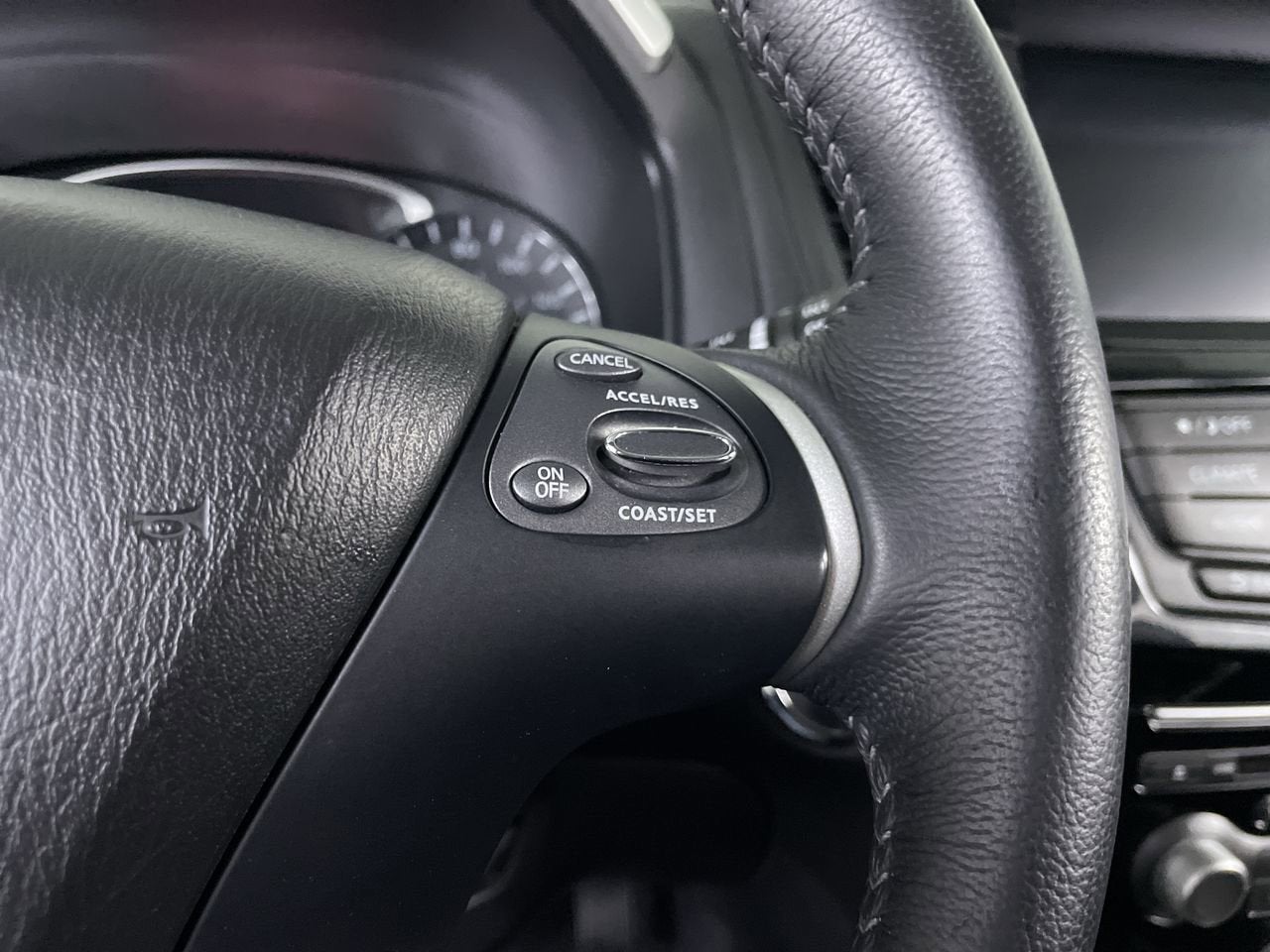 2018 Nissan Pathfinder SV