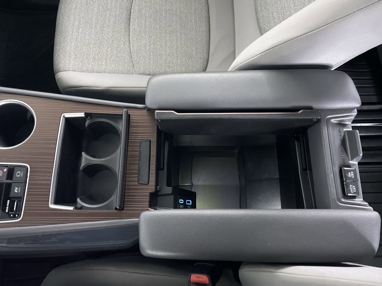 2021 Toyota Sienna LE