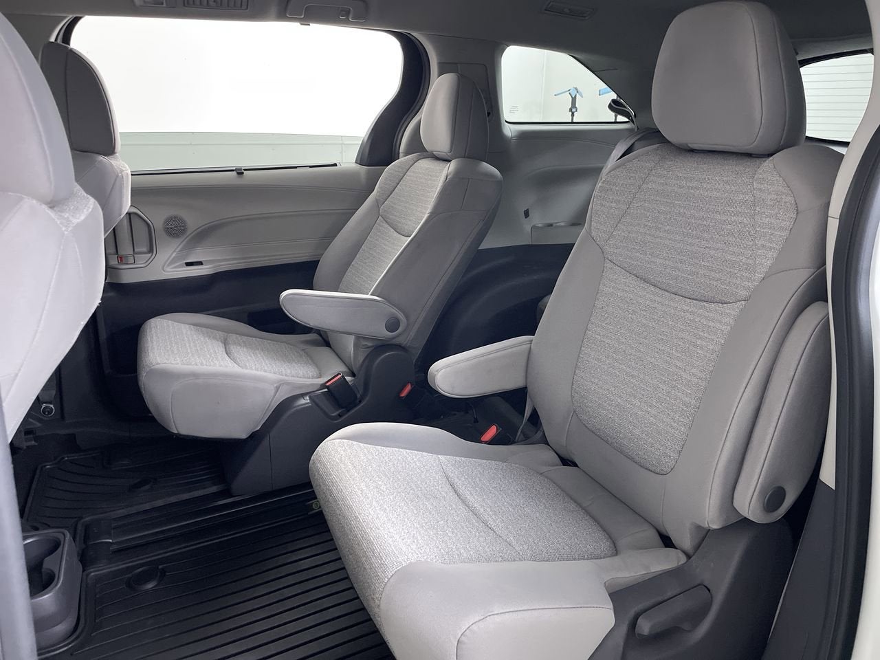 2021 Toyota Sienna LE