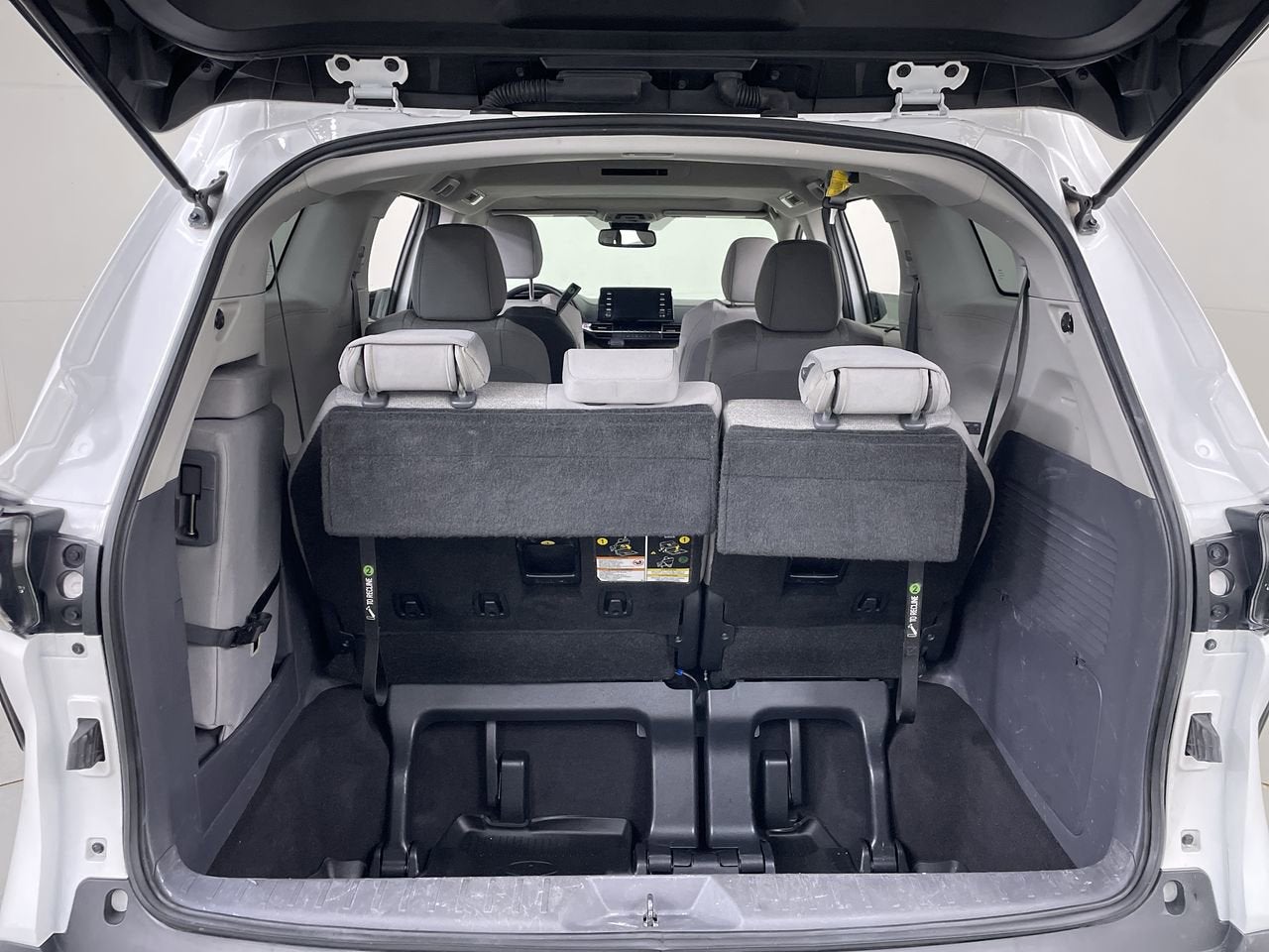 2021 Toyota Sienna LE