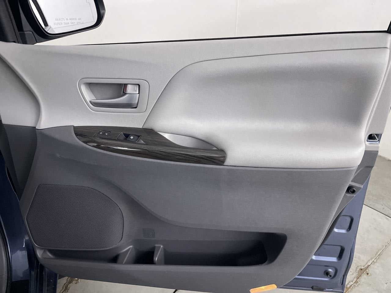2017 Toyota Sienna XLE Premium