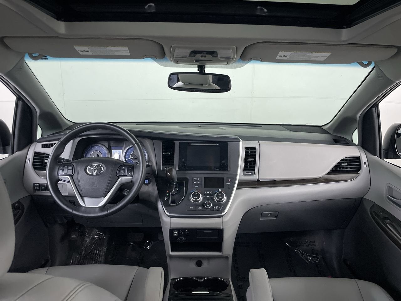 2017 Toyota Sienna XLE Premium