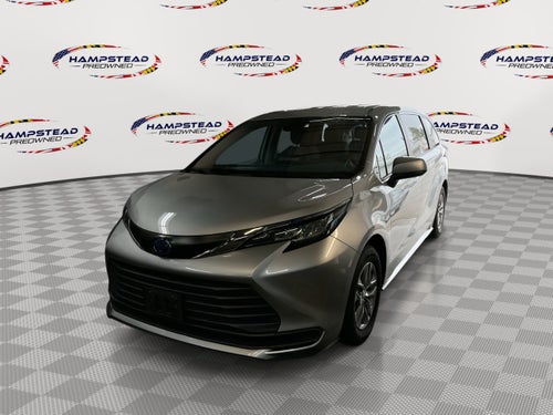 2022 Toyota Sienna LE
