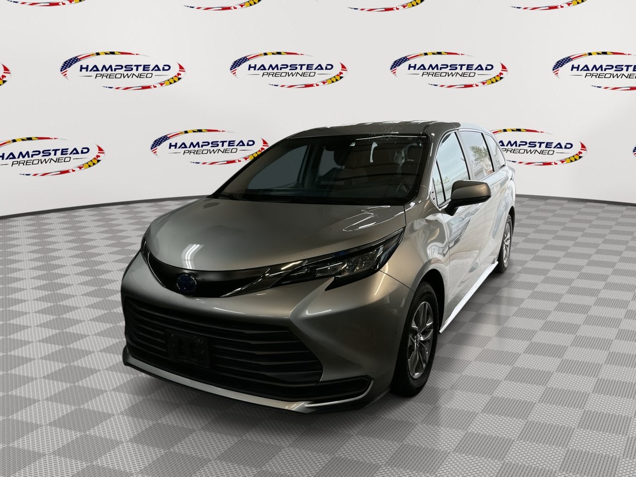 2022 Toyota Sienna LE