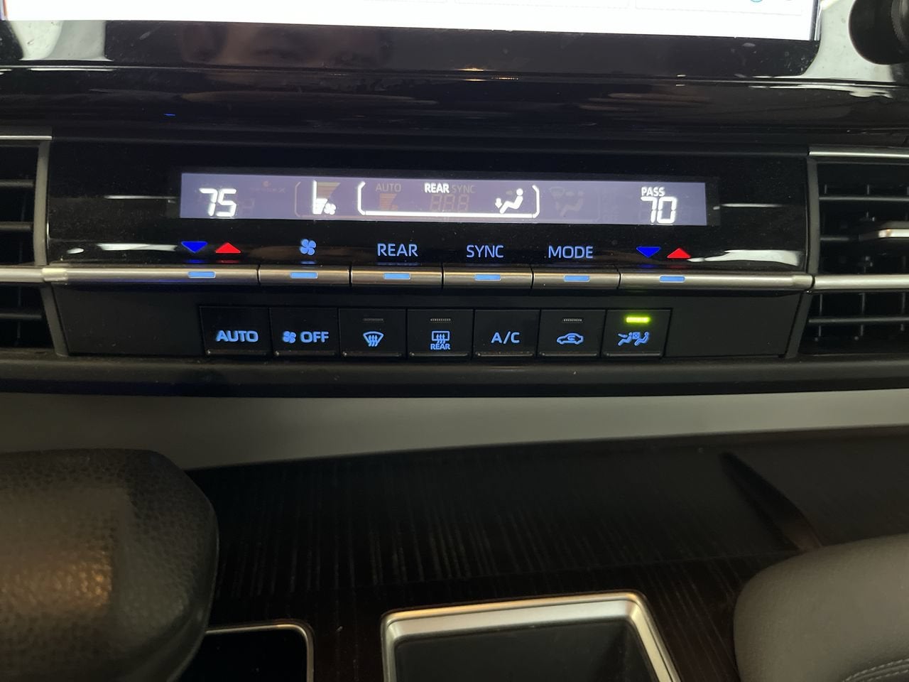 2022 Toyota Sienna LE