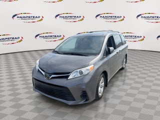 2018 Toyota Sienna LE Auto Access Seat