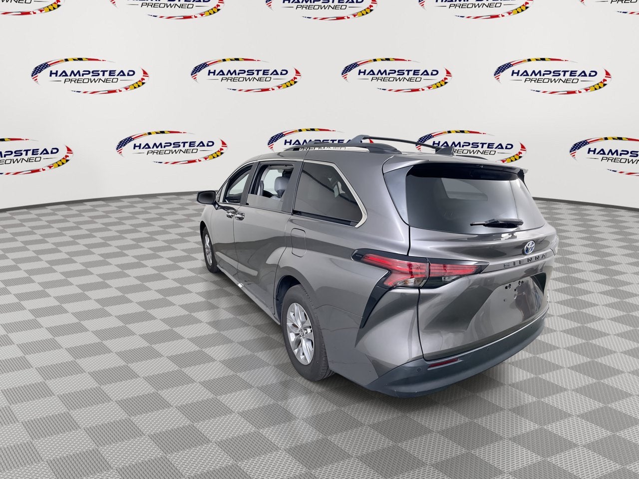 2022 Toyota Sienna XLE