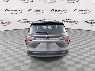 2022 Toyota Sienna XLE