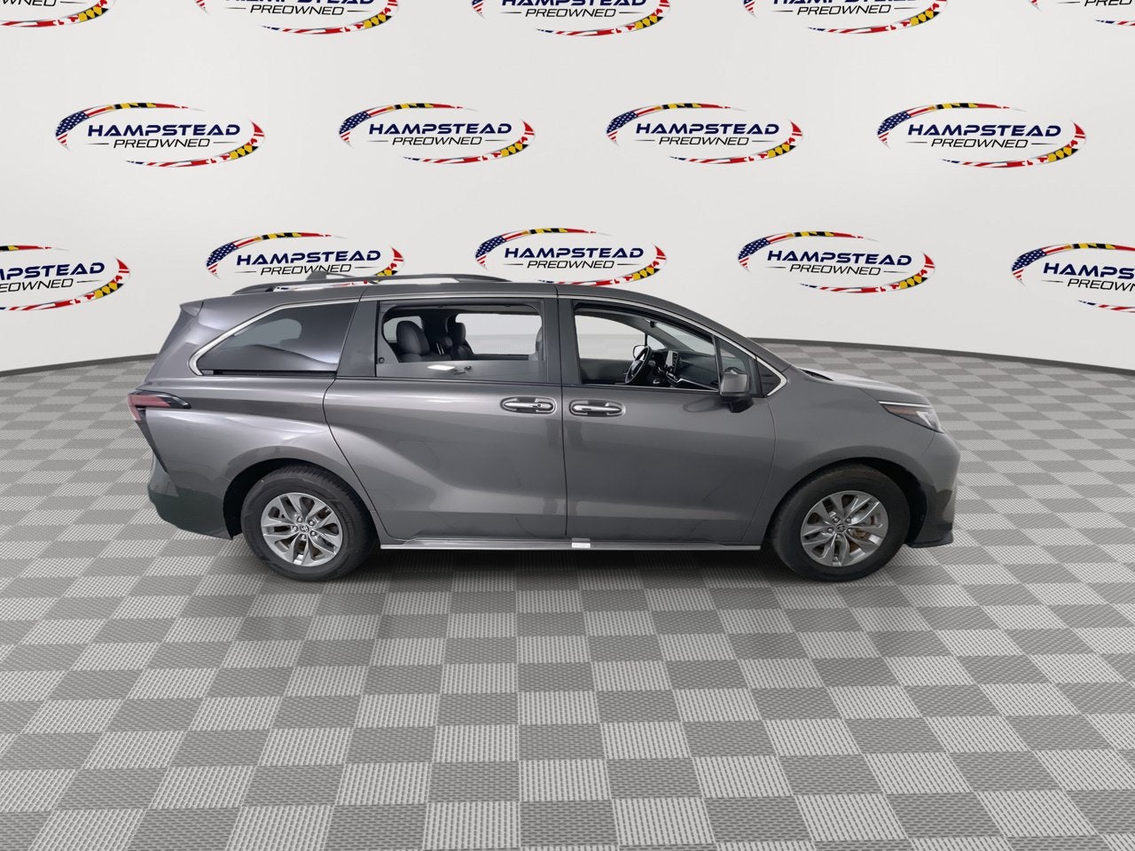 2022 Toyota Sienna XLE