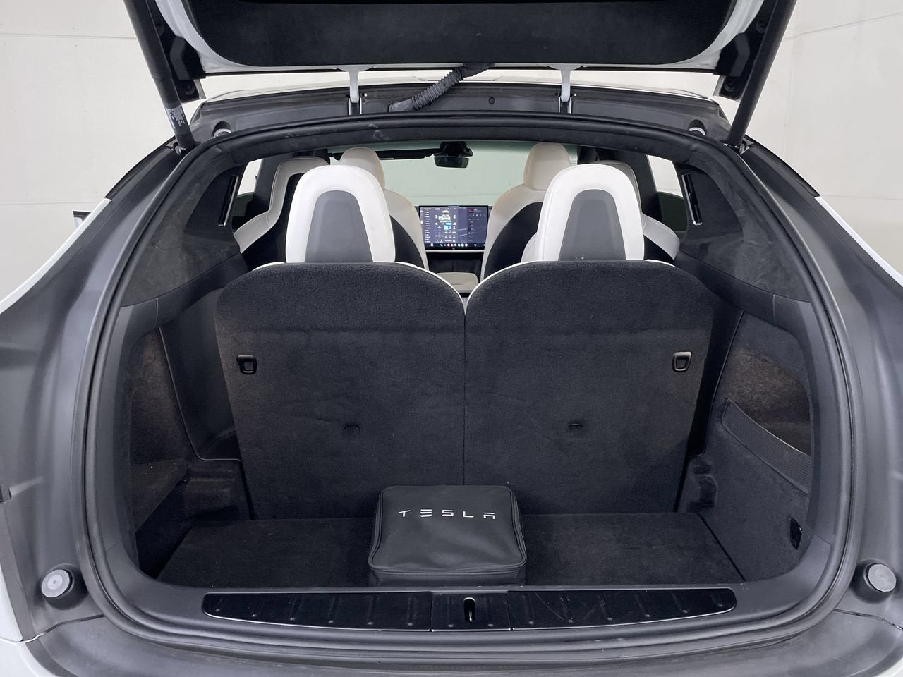2022 Tesla Model X Plaid