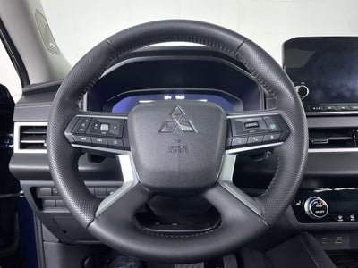 2024 Mitsubishi Outlander SE Black Edition w/Pano Roof