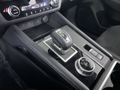 2024 Mitsubishi Outlander SE Black Edition w/Pano Roof