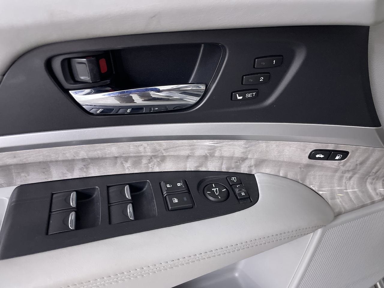 2018 Acura RLX w/Technology Pkg