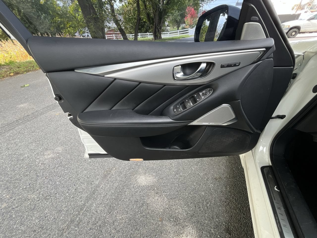 2023 INFINITI Q50 LUXE