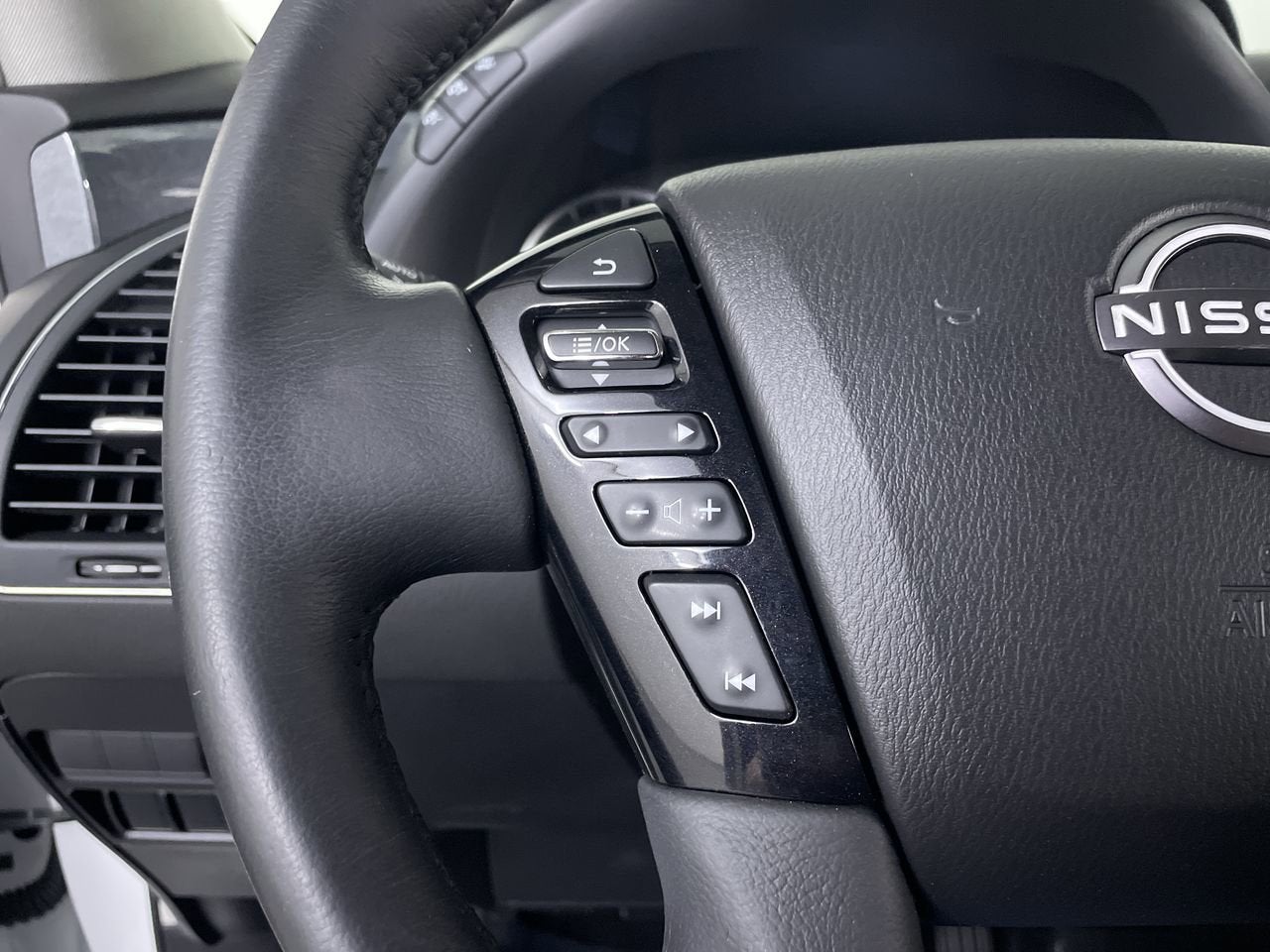 2023 Nissan Armada SV