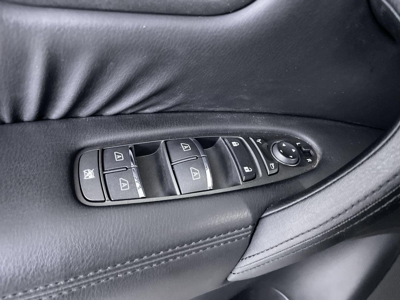 2023 Nissan Armada SV