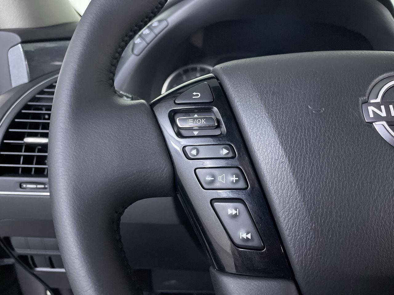 2023 Nissan Armada SV
