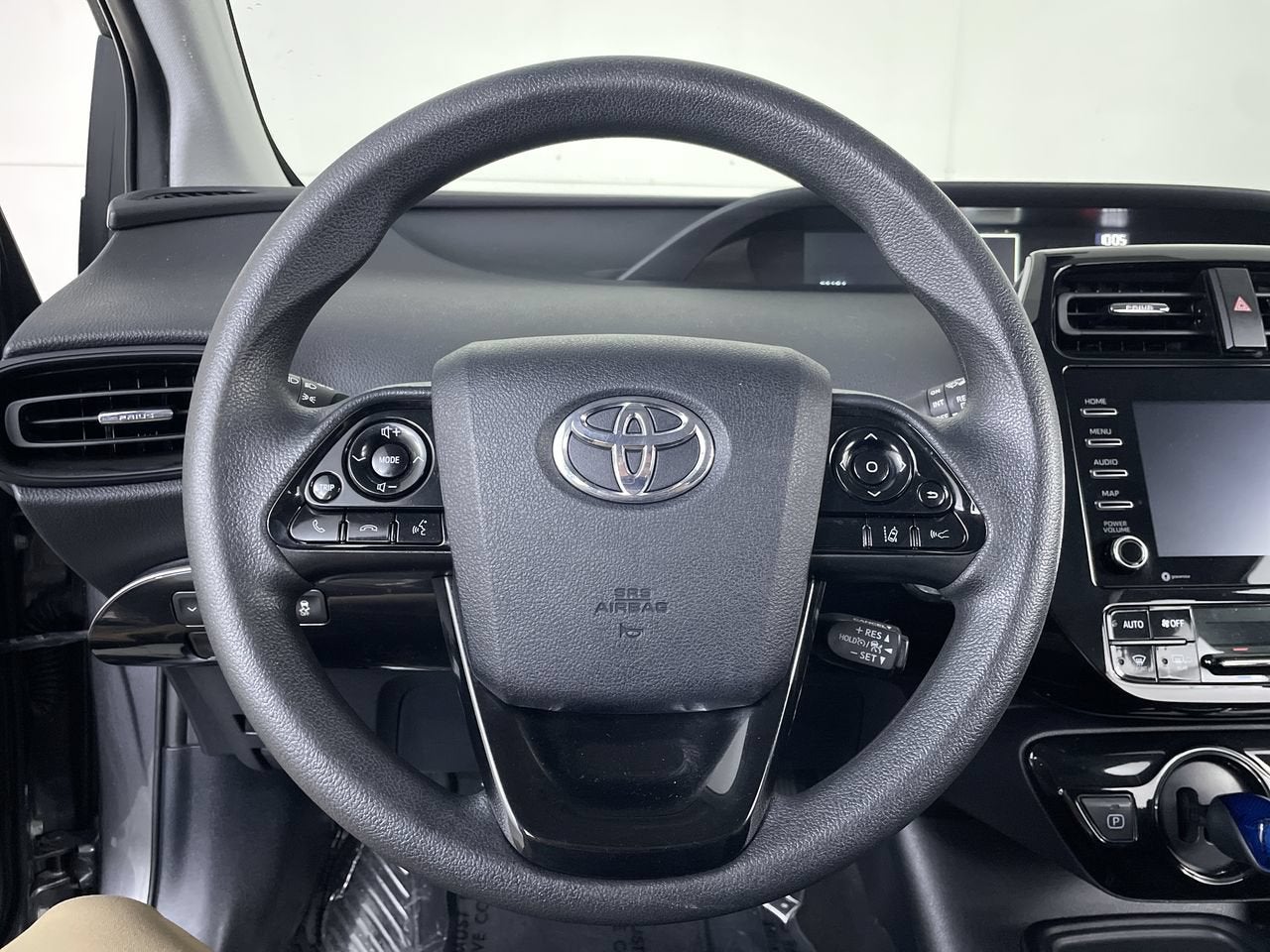 2022 Toyota Prius LE