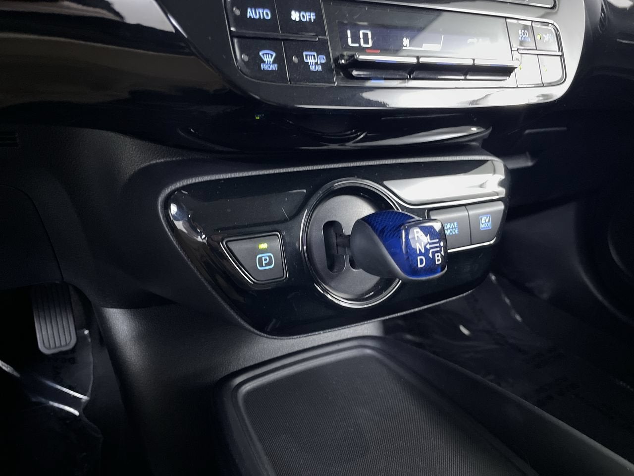 2022 Toyota Prius LE