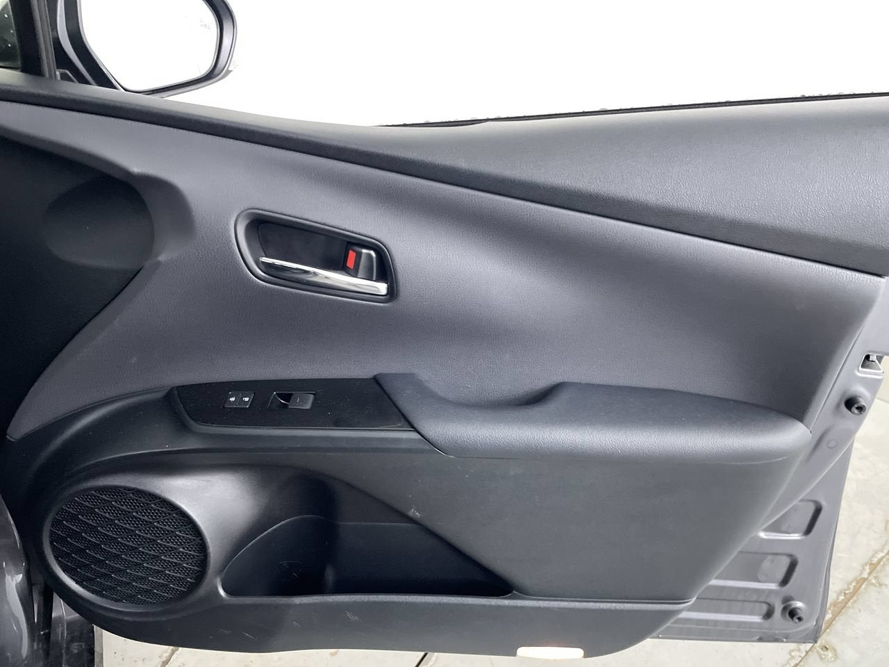 2022 Toyota Prius LE