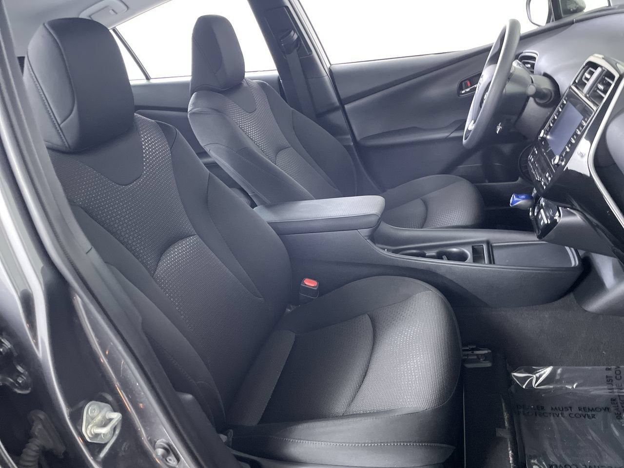 2022 Toyota Prius LE