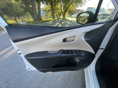 2021 Toyota Prius LE