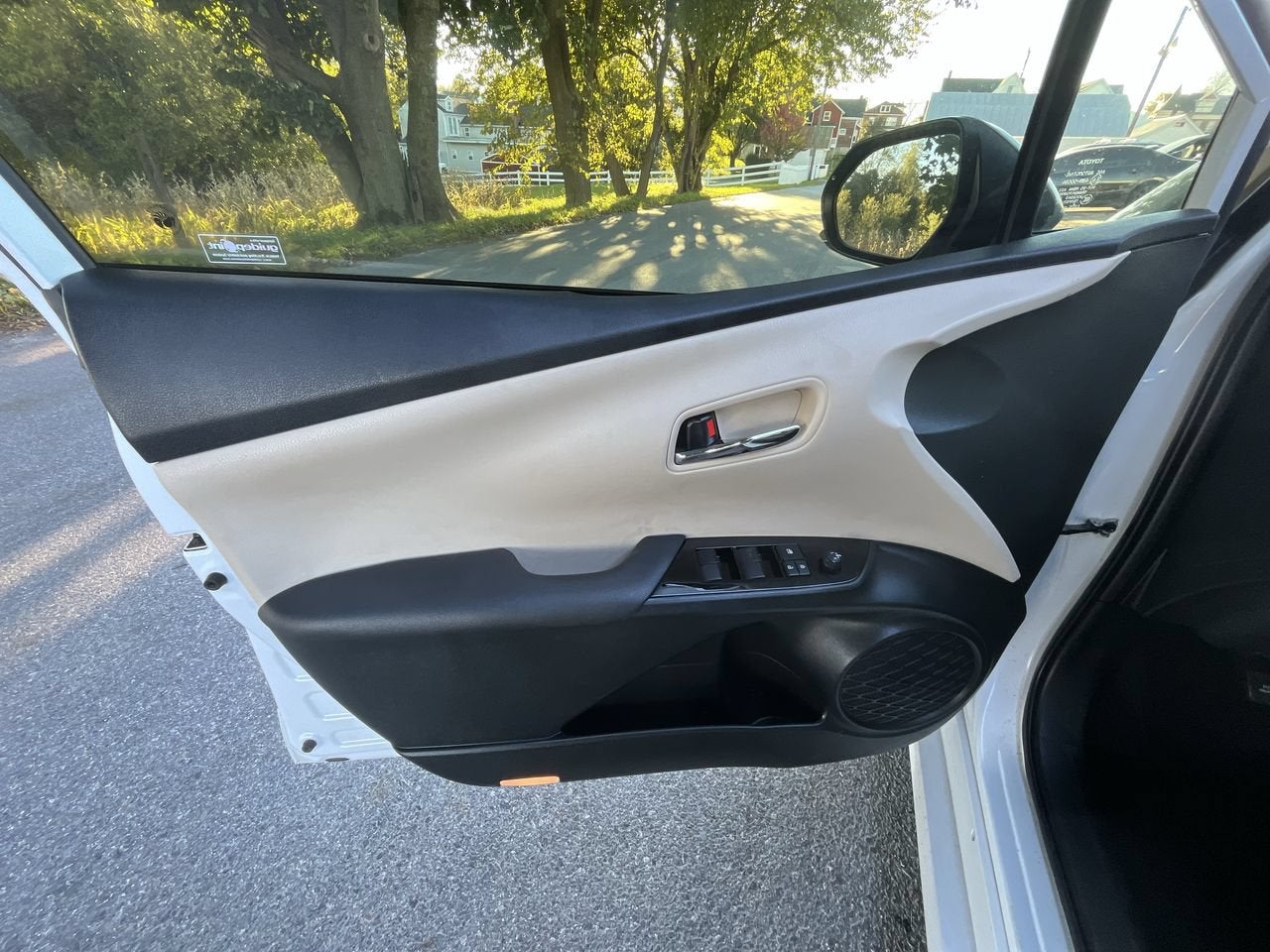 2021 Toyota Prius LE