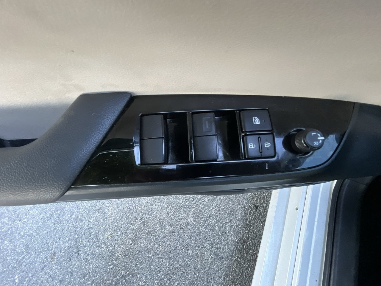 2021 Toyota Prius LE