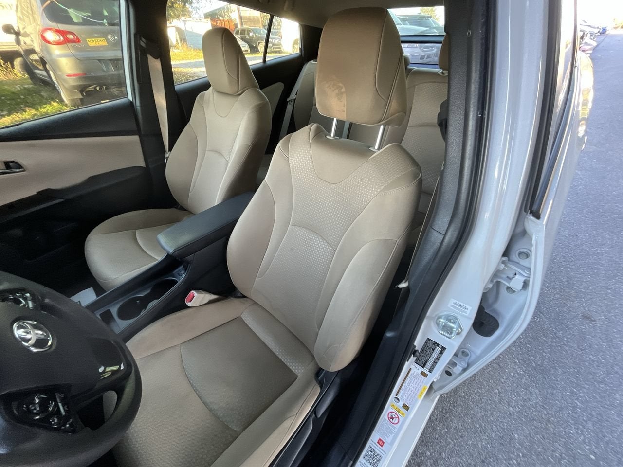 2021 Toyota Prius LE