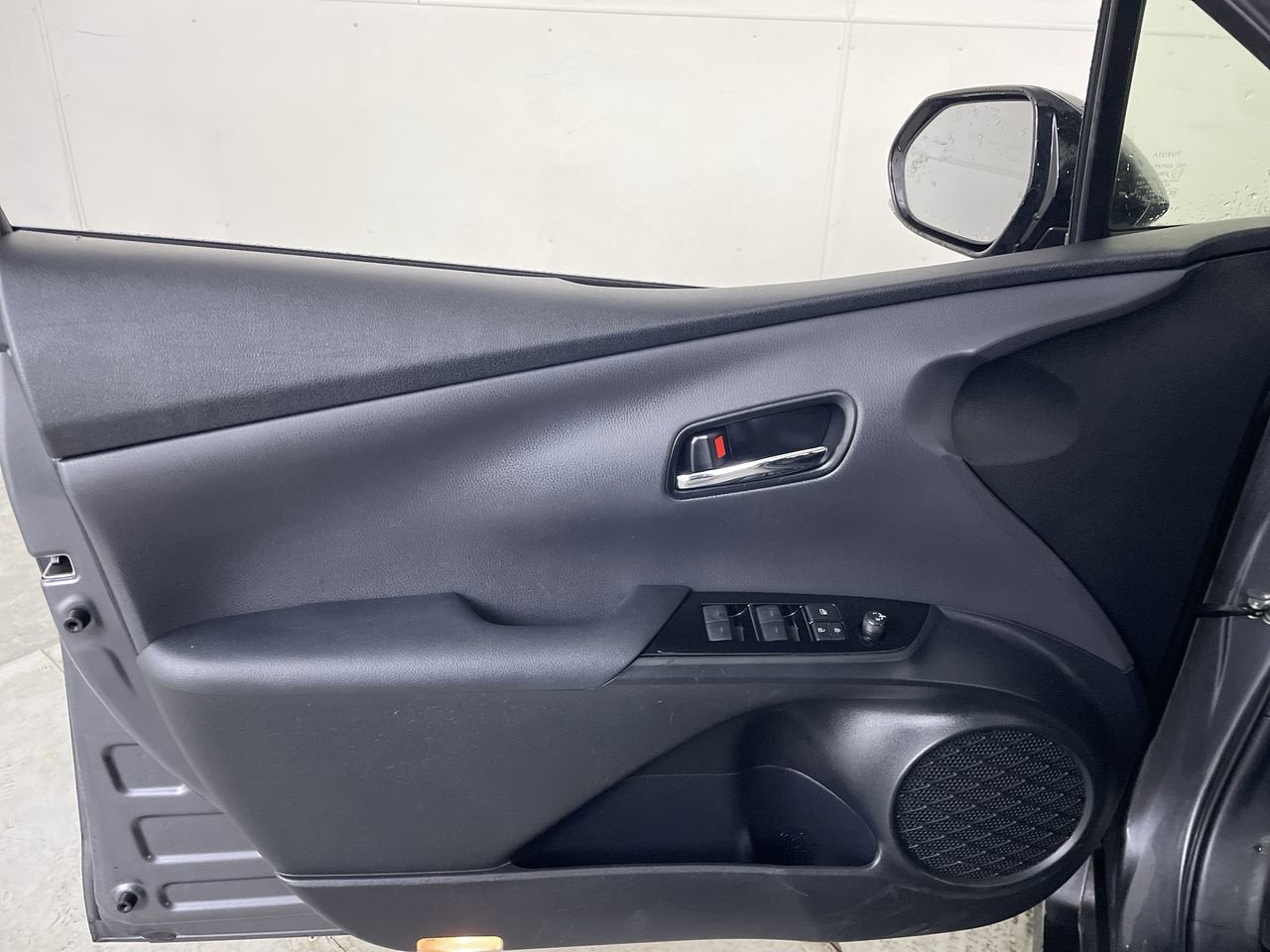 2020 Toyota Prius LE