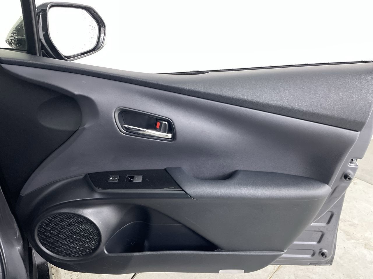 2020 Toyota Prius LE