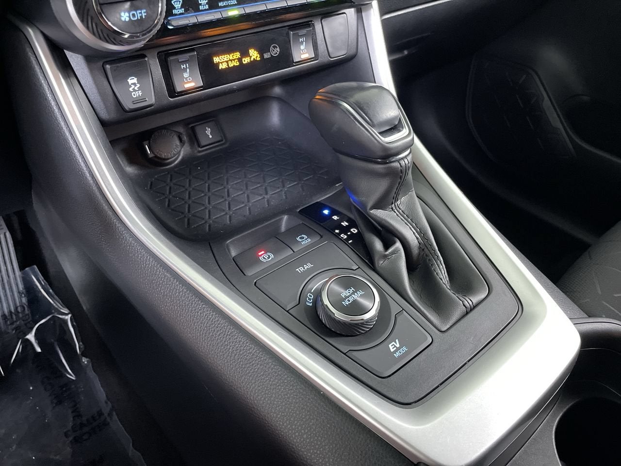 2020 Toyota RAV4 Hybrid Hybrid XLE