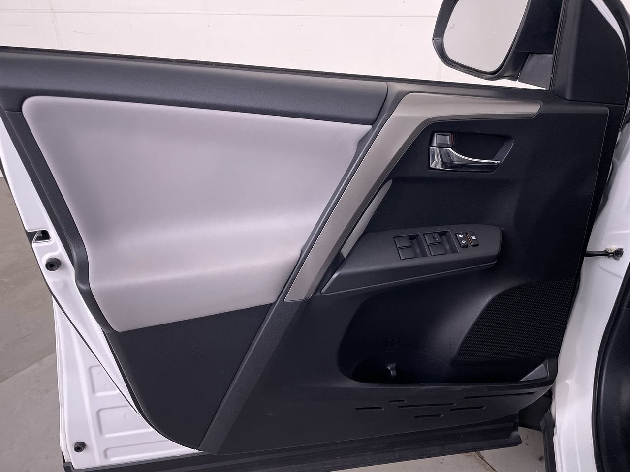 2018 Toyota RAV4 Hybrid Hybrid XLE