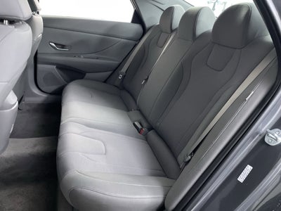 2024 Hyundai Elantra SE