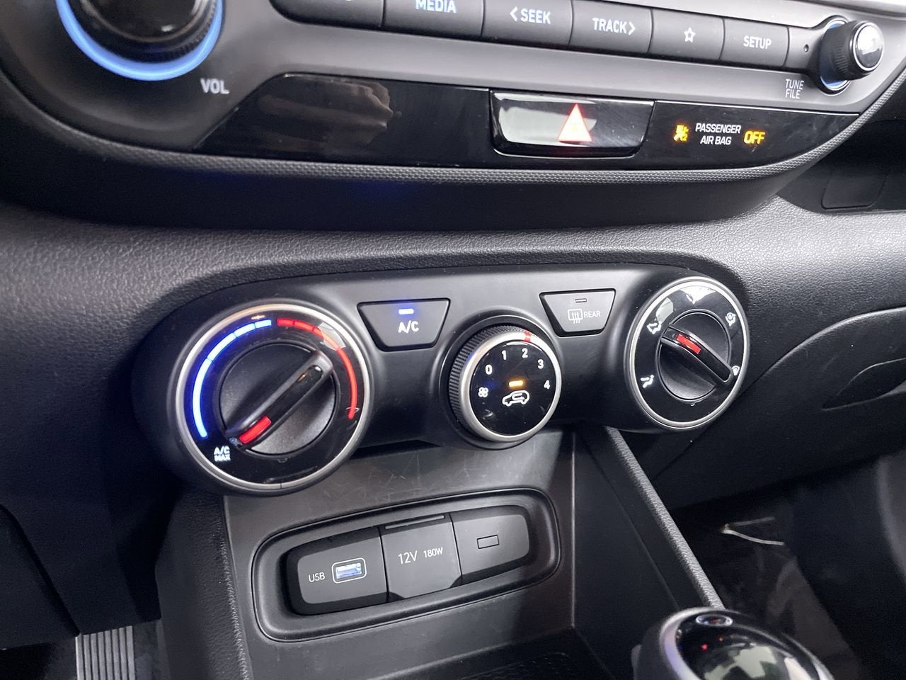 2022 Hyundai Venue SE