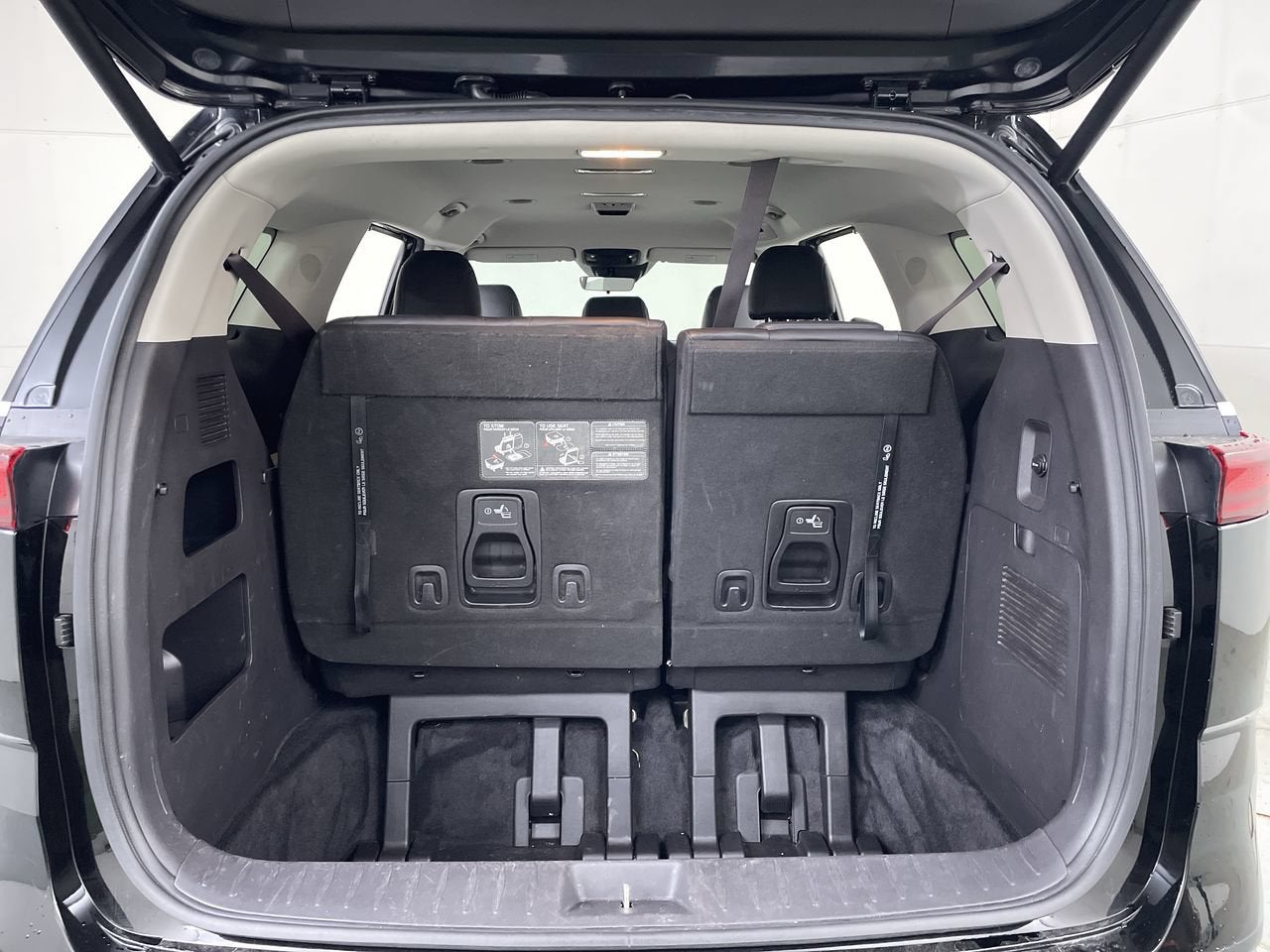 2022 Kia Carnival EX