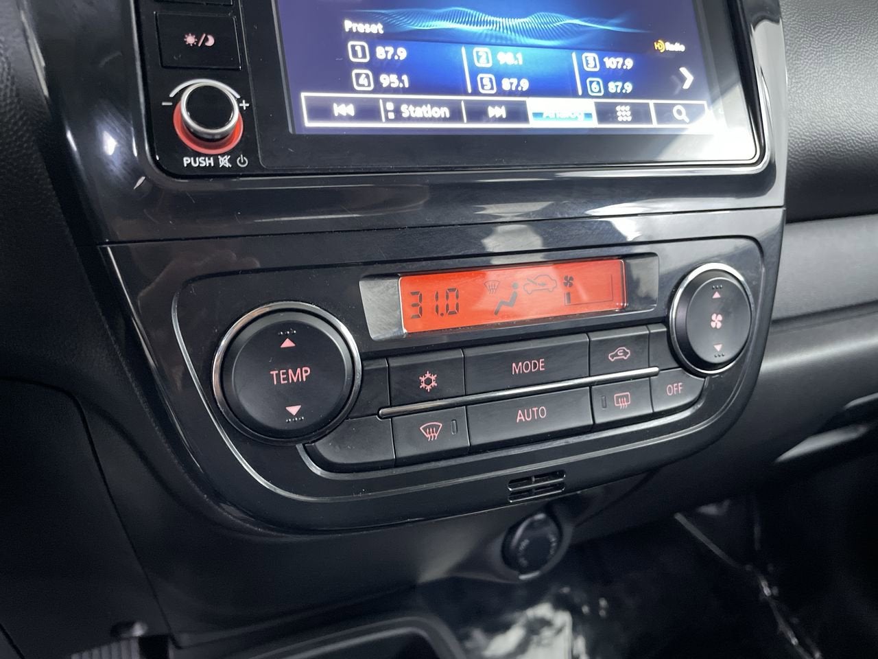 2024 Mitsubishi Mirage G4 LE