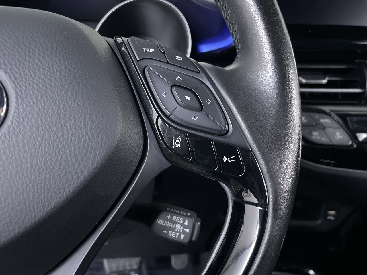 2021 Toyota C-HR XLE