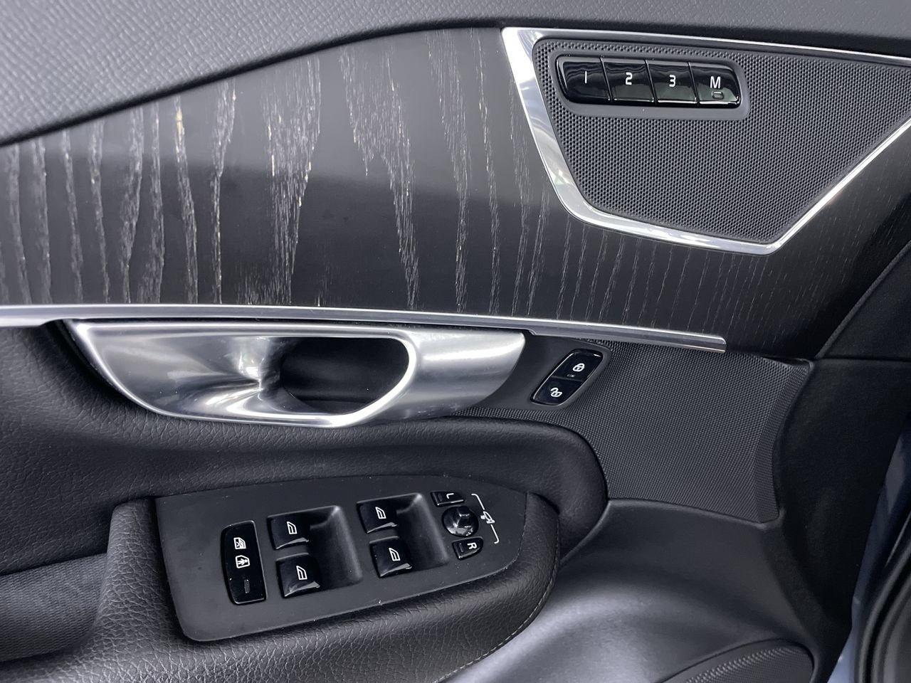 2020 Volvo XC90 Momentum