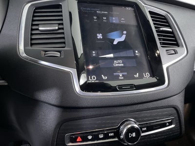 2020 Volvo XC90 Momentum