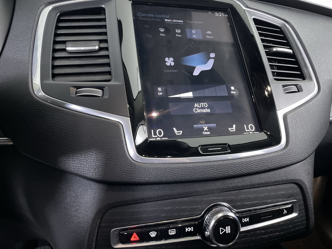 2020 Volvo XC90 Momentum