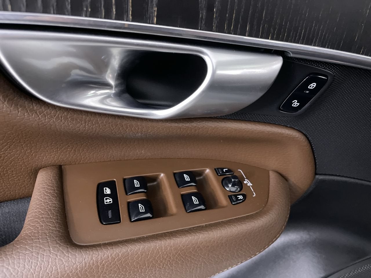2020 Volvo XC90 Momentum