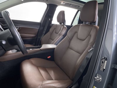 2020 Volvo XC90 Momentum