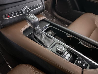 2020 Volvo XC90 Momentum