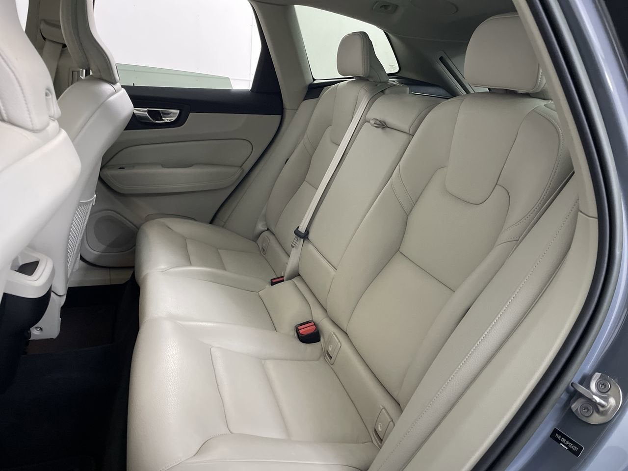 2023 Volvo XC60 Plus Dark Theme
