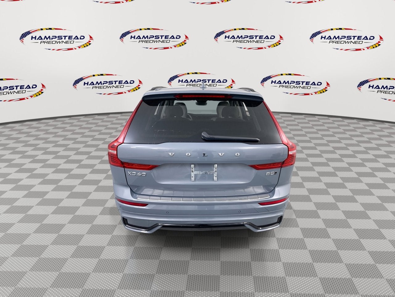 2023 Volvo XC60 Plus Dark Theme